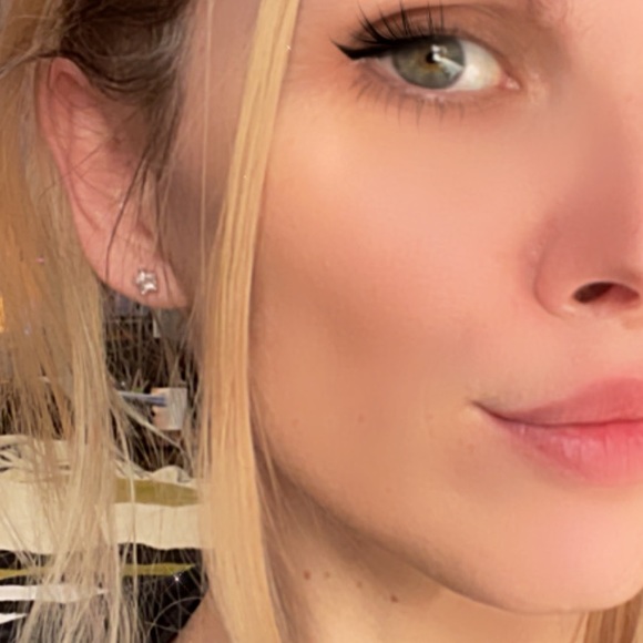 Meet your Posher, Kristina - Picture 1 of 1